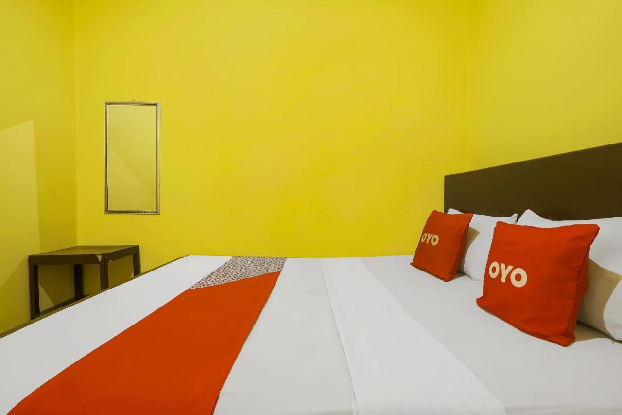 Oyo 92483 Hotel Kirana Salatiga Exterior photo