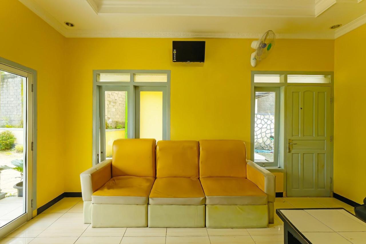 Oyo 92483 Hotel Kirana Salatiga Exterior photo